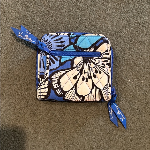 Vera Bradley Blue and White Floral Wallet - Picture 1 of 5
